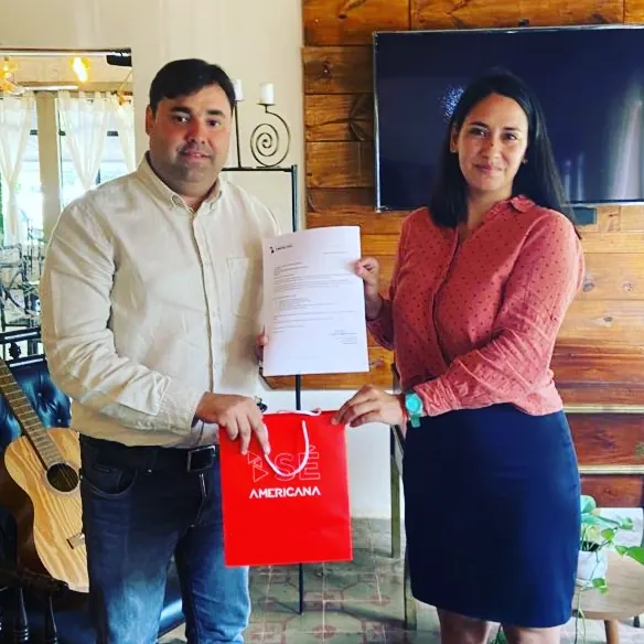 Firma del convenio con la Municipalidad de Carmen del Paraná